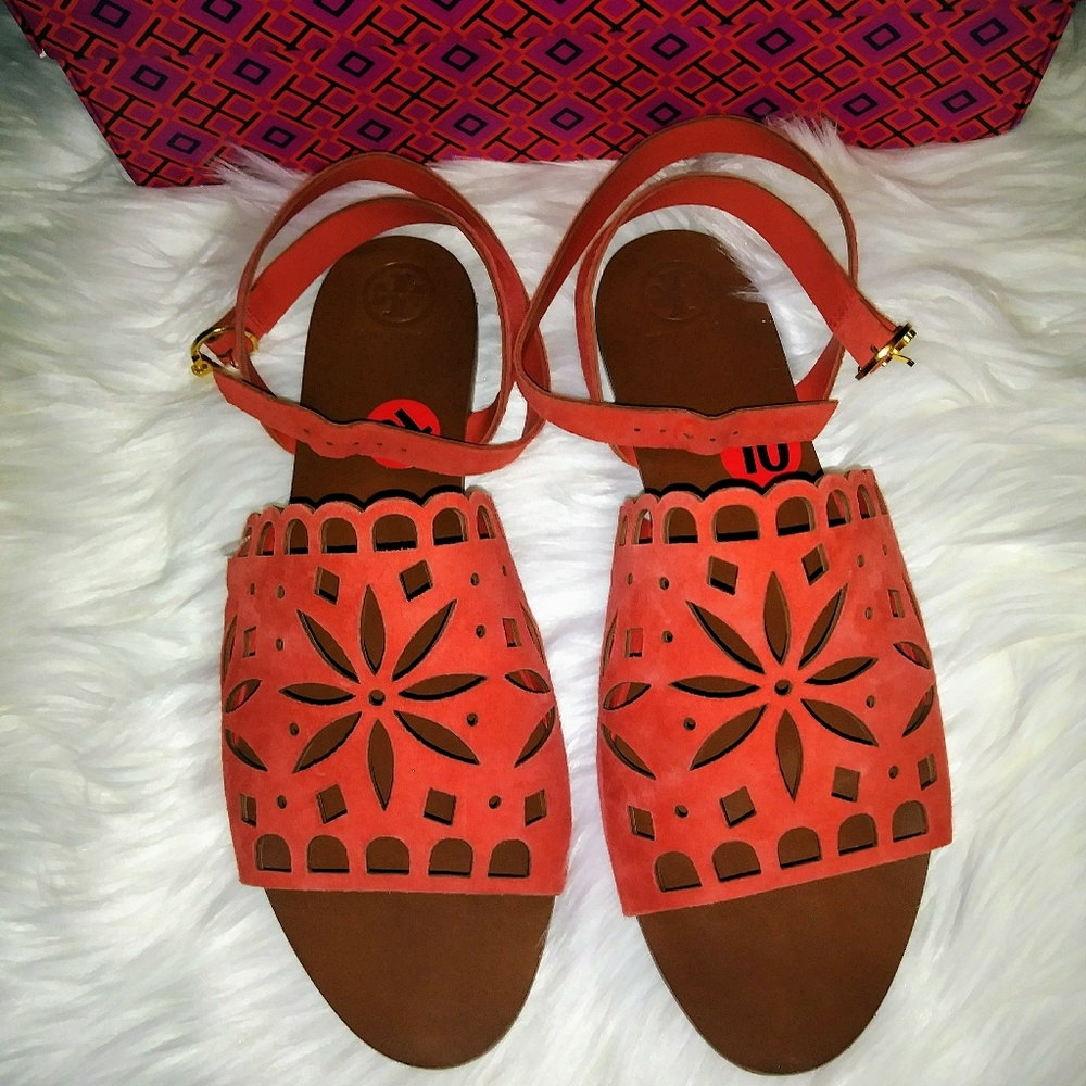 *******SOLD *******Tory Burch sandals NWT size 10